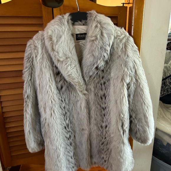 Monterey fashions Jackets & Blazers - Faux fur beige and white coat